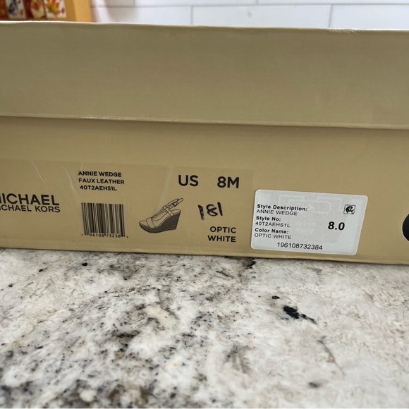 BRAND NEW-IN BOX Michael Kors Annie wedges in Optic White- size 8 - Picture 4 of 9